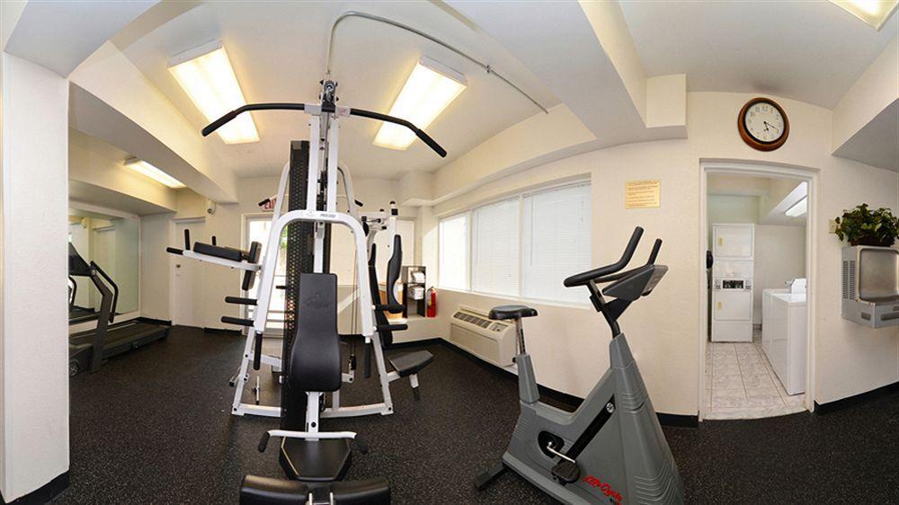 Stayapt Suites Alexandria-Fort Belvoir エクステリア 写真
