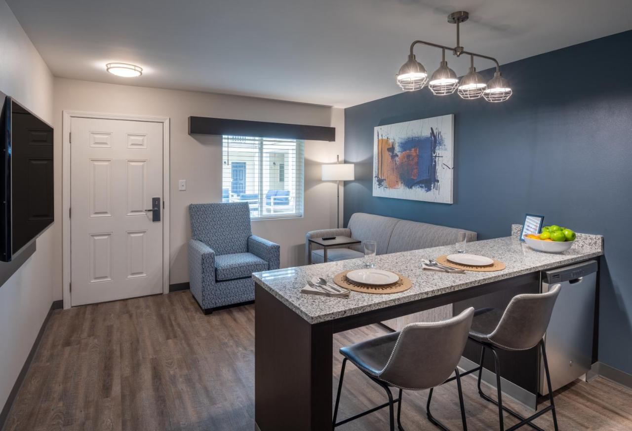 Stayapt Suites Alexandria-Fort Belvoir エクステリア 写真