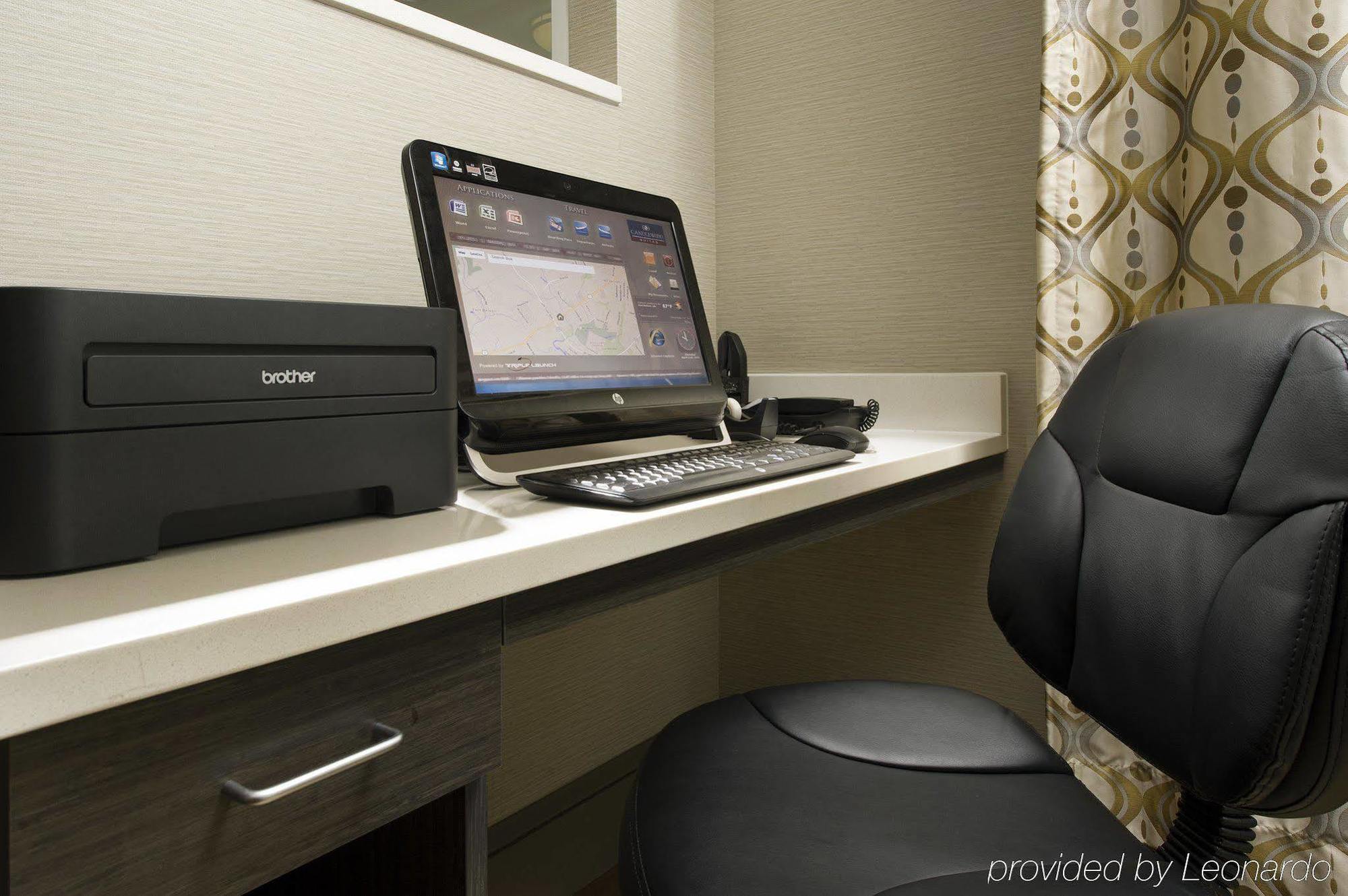 Stayapt Suites Alexandria-Fort Belvoir エクステリア 写真
