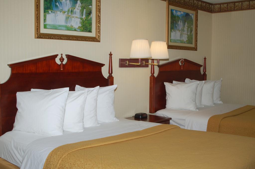 Stayapt Suites Alexandria-Fort Belvoir エクステリア 写真