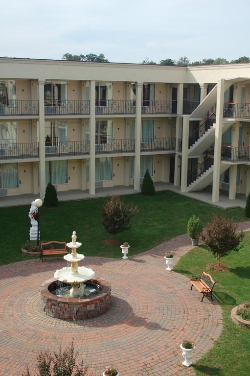 Stayapt Suites Alexandria-Fort Belvoir エクステリア 写真