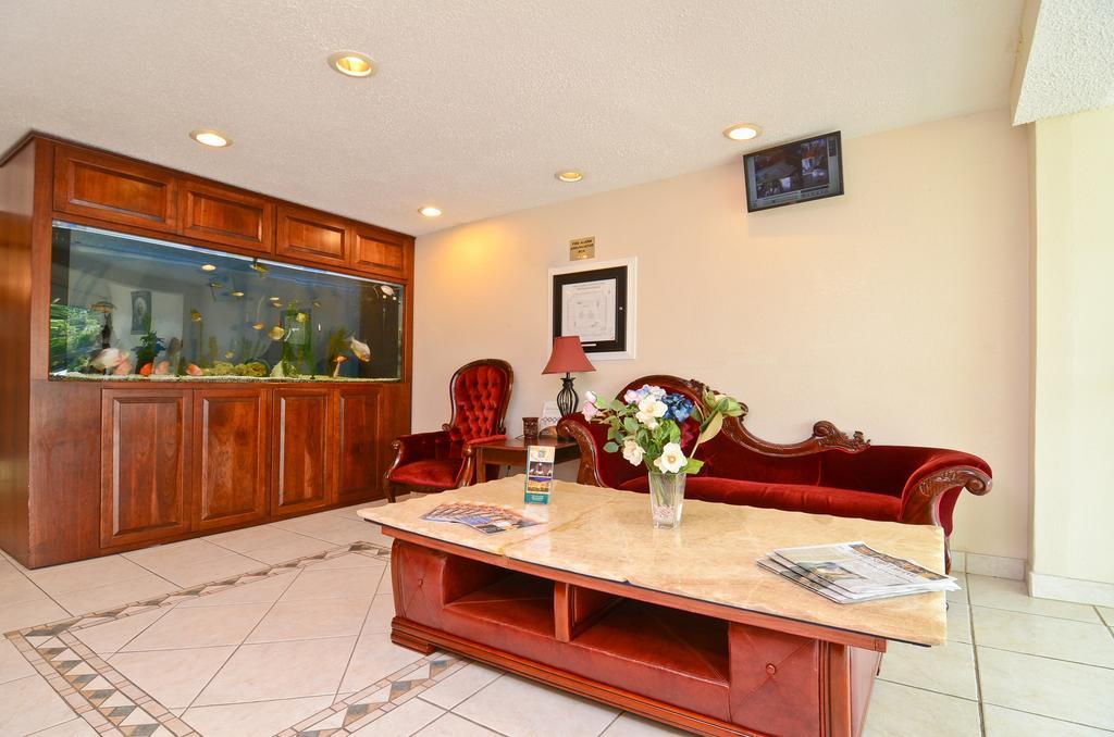 Stayapt Suites Alexandria-Fort Belvoir インテリア 写真