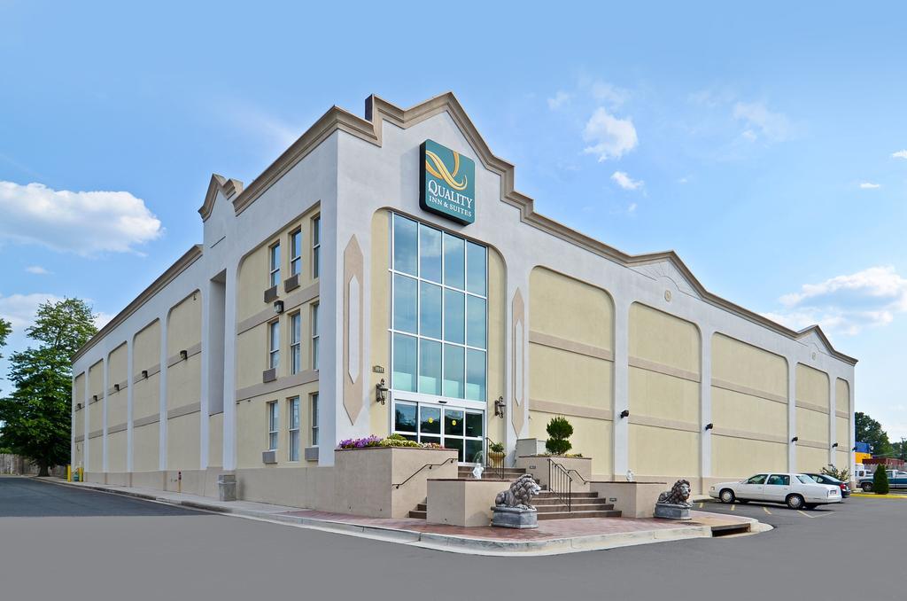 Stayapt Suites Alexandria-Fort Belvoir エクステリア 写真